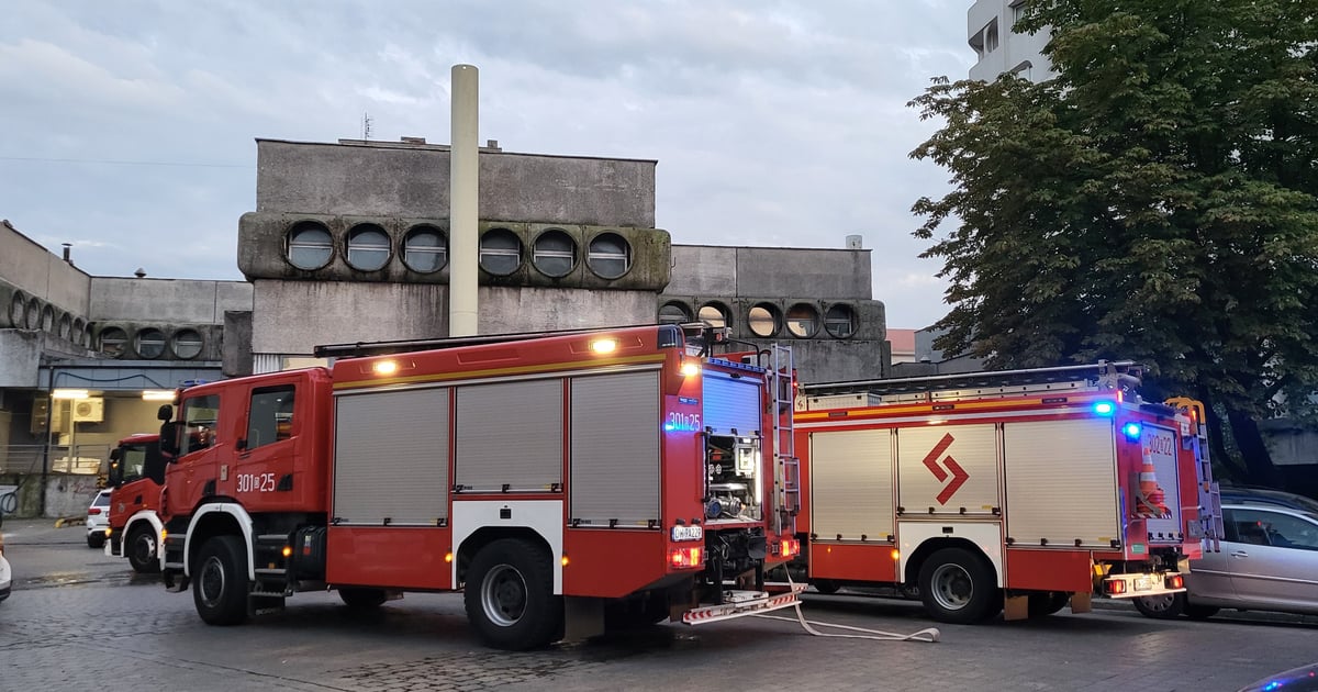 Pożar w budynku na pl. Grunwaldzkim. Konieczna była ewakuacja