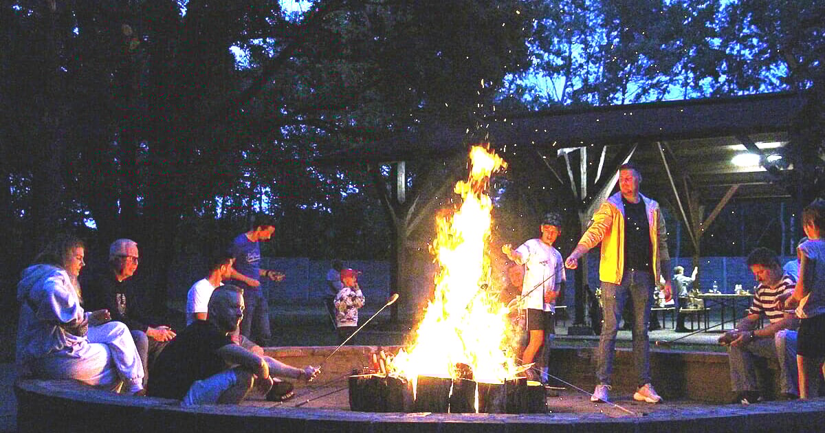 Nocowanka pod namiotami na Gliniankach: Niezwykła noc na zakończenie wakacji