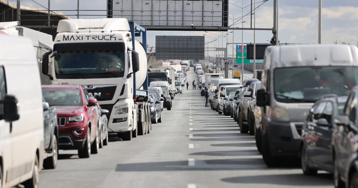 Duże utrudnienia i coraz większy korek na autostradzie A4 pod Wrocławiem