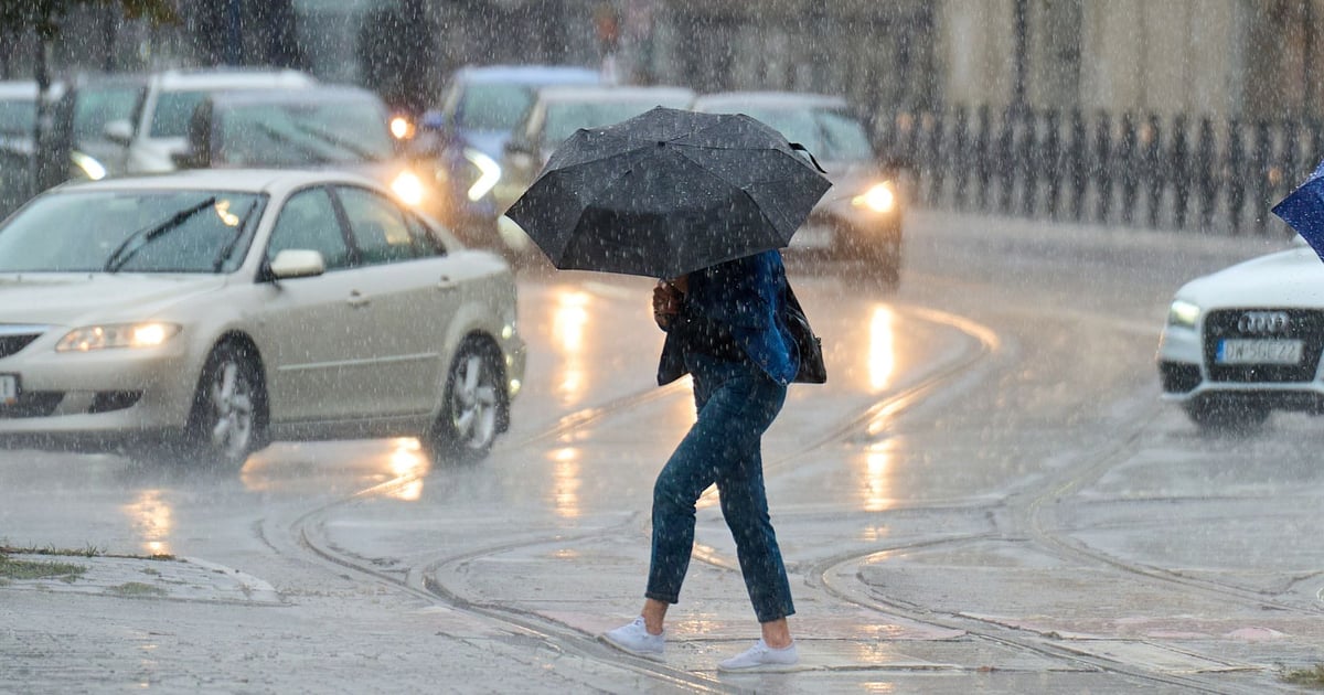 IMGW: deszcze z burzami w niedzielę do 15.00. Ostrzeżenie meteo