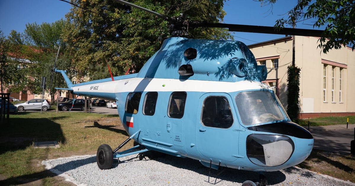 Wrocławscy uczniowie odrestaurowali zabytkowy śmigłowiec Mi-2