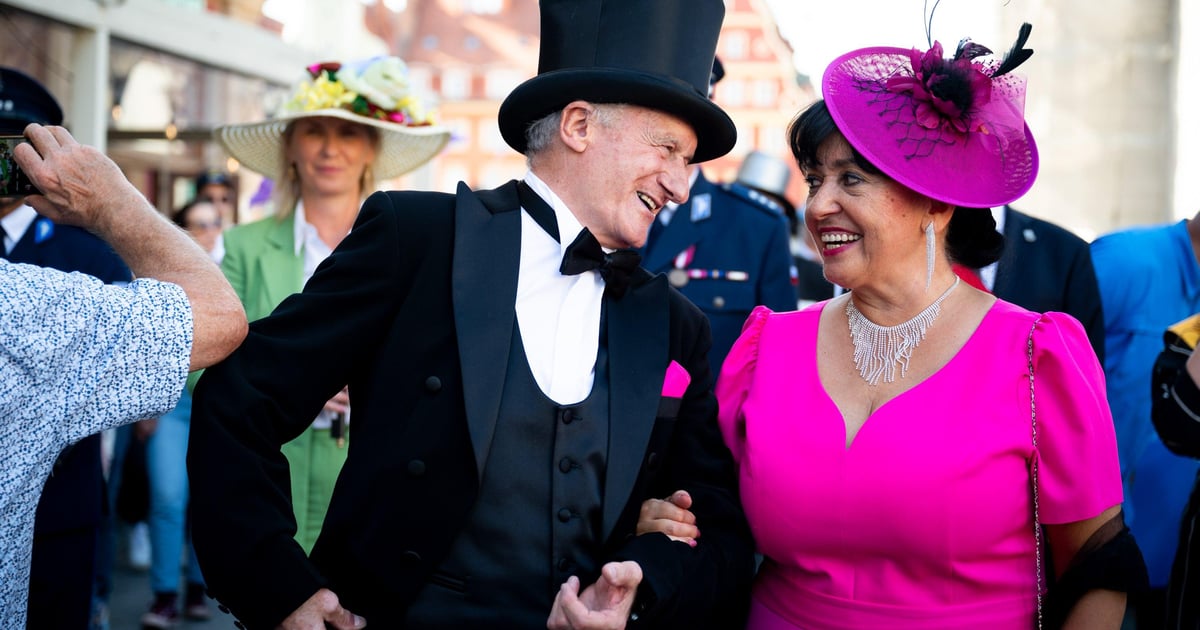 Wrocławskie Dni Seniora rozpoczęte! Marsz Kapeluszy przeszedł przez Rynek