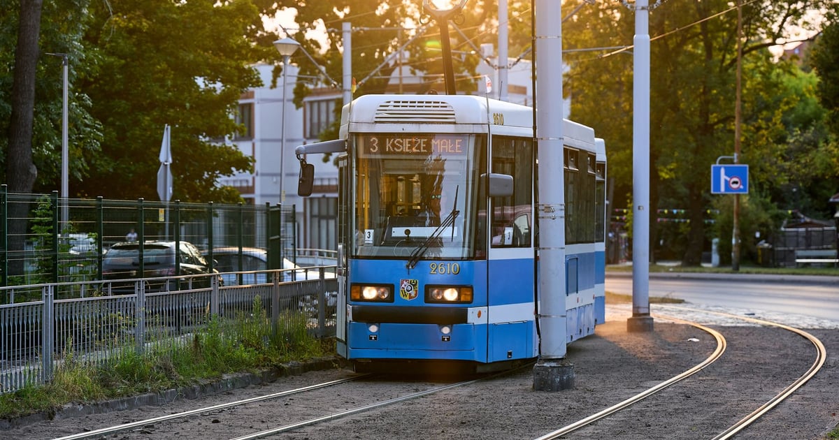 20-letni wrocławski tramwaj Protram dostał klimatyzację. Będzie więcej przeróbek