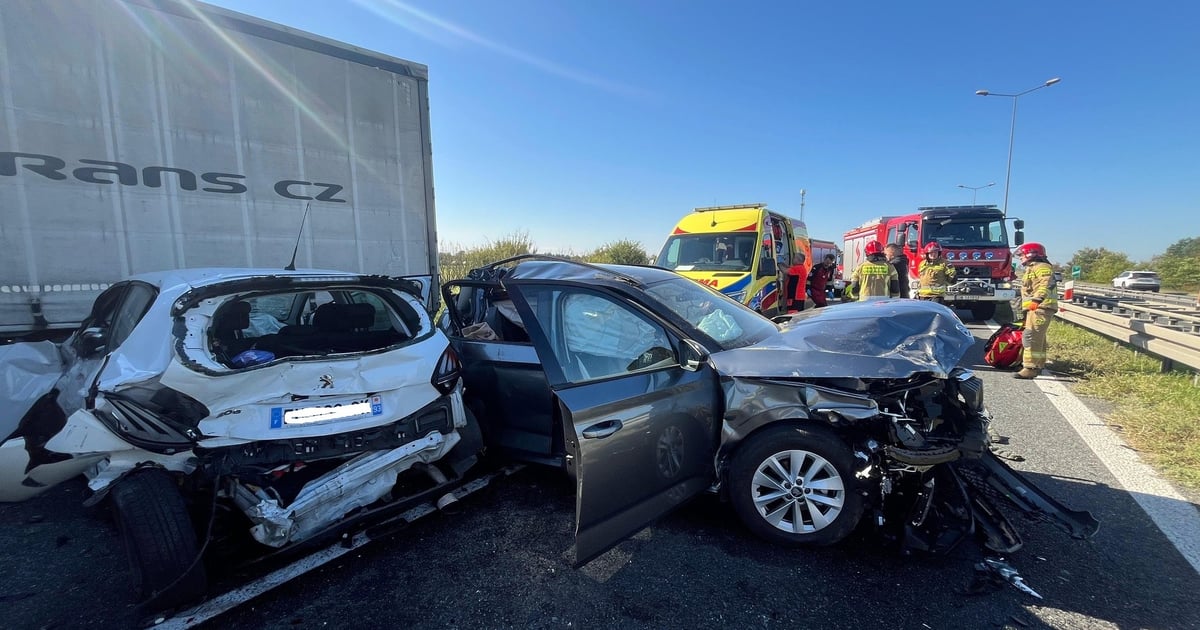 Korek na S8. Dwie osoby nie żyją. Droga zablokowana