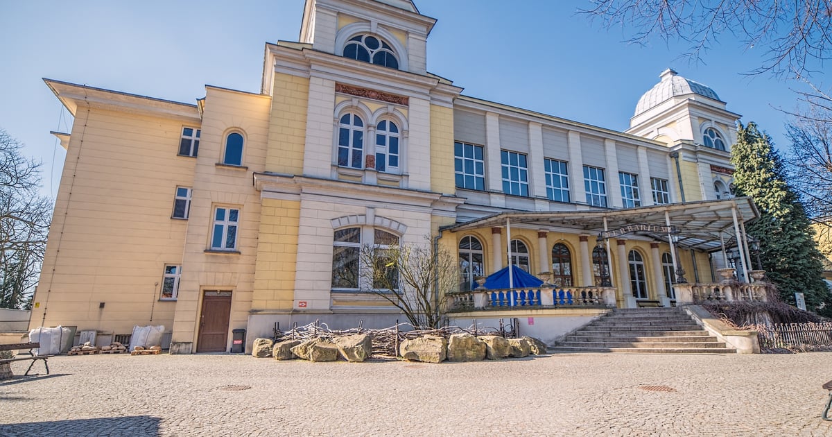 Wiekowy budynek w zoo przejdzie modernizację. Kiedy zobaczymy efekty?