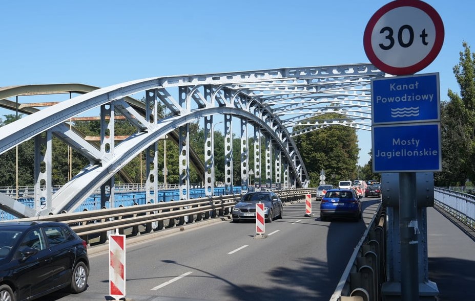 Uwaga kierowcy! Od jutra utrudnienia na mostach Jagiellońskich