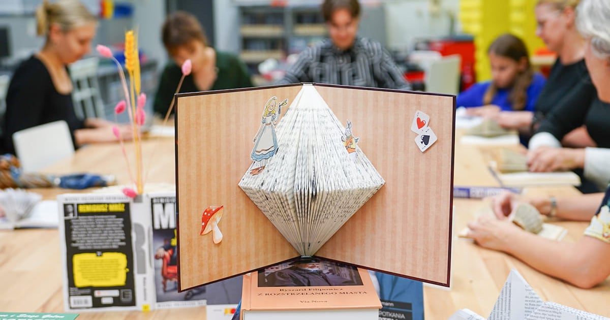 Noc Bibliotek we Wrocławiu. Warsztaty, kiermasze, spotkania