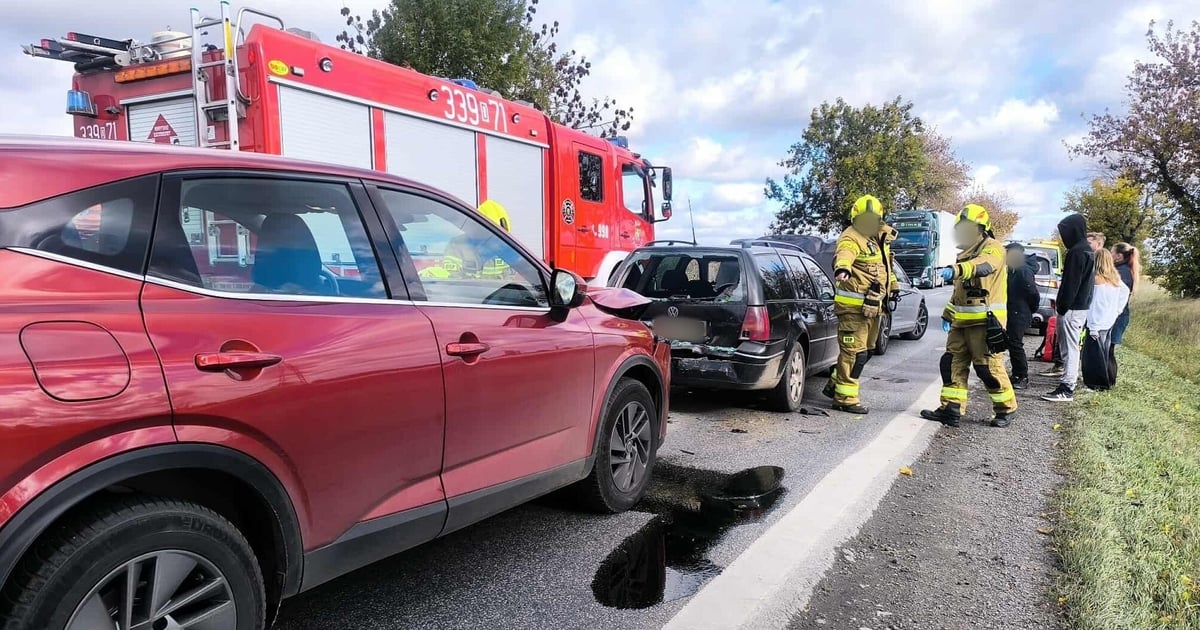 Utrudnienia na trasie Wrocław - Kłodzko. W Kobierzycach zderzyło się 6 aut [AKTUALIZACJA]