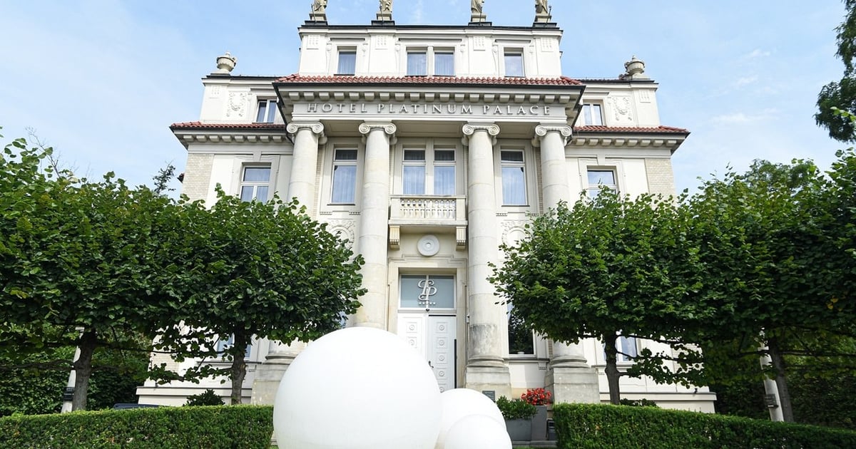 Zabytki Powstańców Śląskich: pałacowa willa po Schoellerach