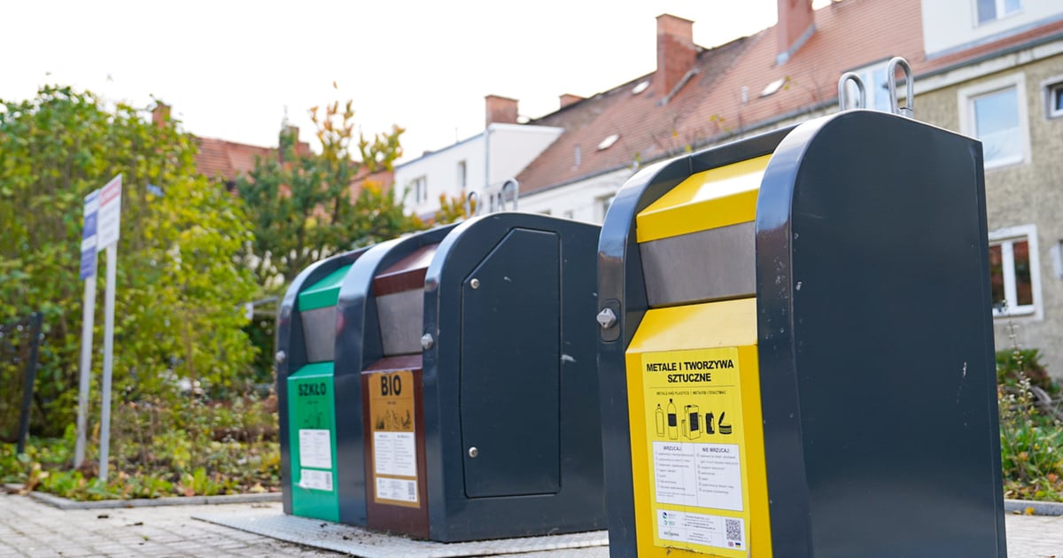 Pytamy o Wrocław – śmietniki na Sępolnie. Pojemniki podziemne tylko z dużymi wlotami