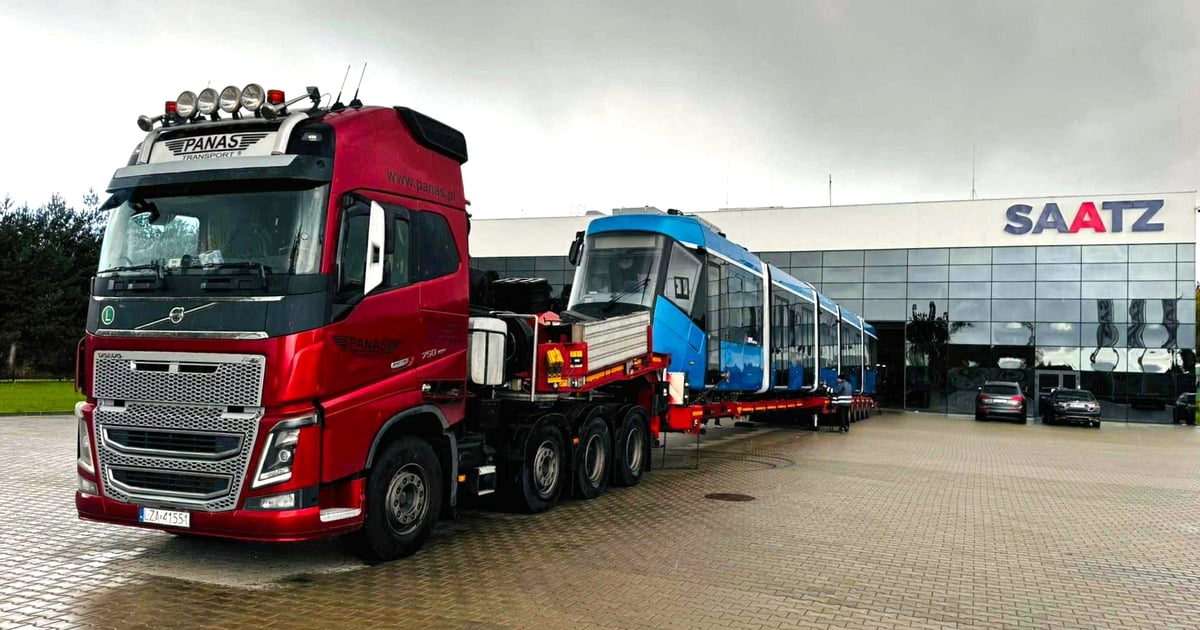 Powitanie pierwszej odmłodzonej Skody 19T na zajezdni Borek