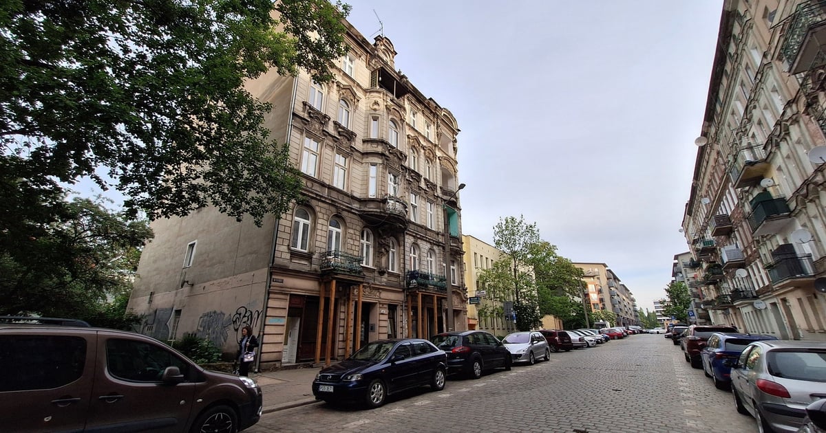 Leciwa kamienica przy Wysokiej przejdzie remont. Będzie piękna