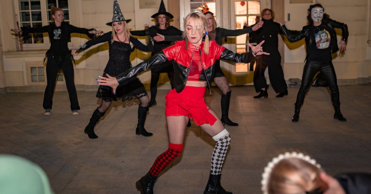 Tańczyli i zwiedzali lochy, przebrani za upiory. Halloween w OPT Zamek