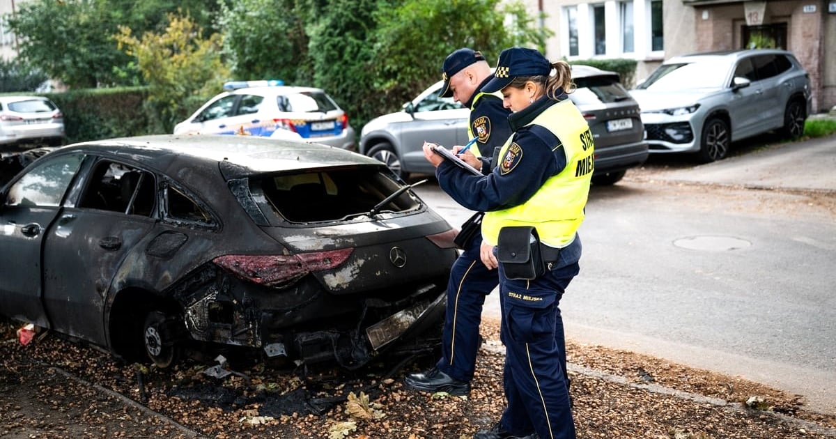 Straż Miejska i miasto usuwają wraki samochodów z ulic Wrocławia