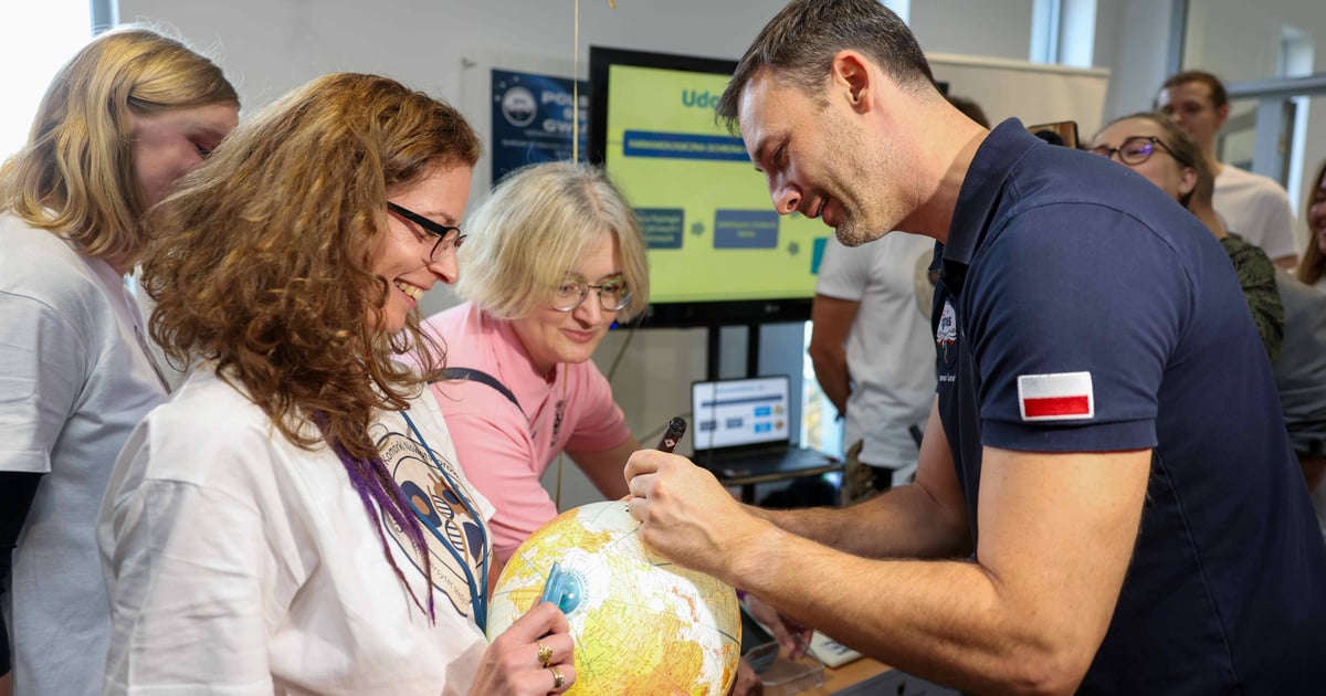 Polski astronauta Sławosz Uznański-Wiśniewski odwiedził dziś Wrocław | ZDJĘCIA