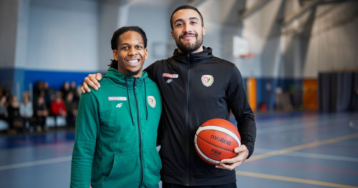 Koszykarze Śląska Wrocław odwiedzili uczniów V LO. Wyjątkowy trening [ZDJĘCIA]