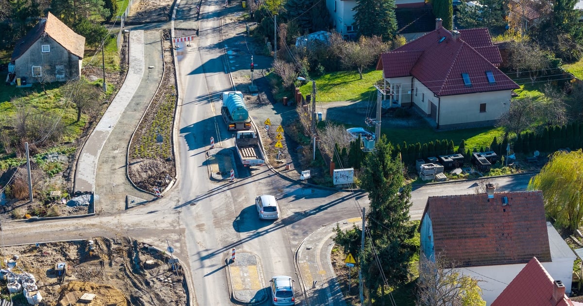 Kiedy zakończy się przebudowa kluczowej drogi? Mieszkańcy pytają