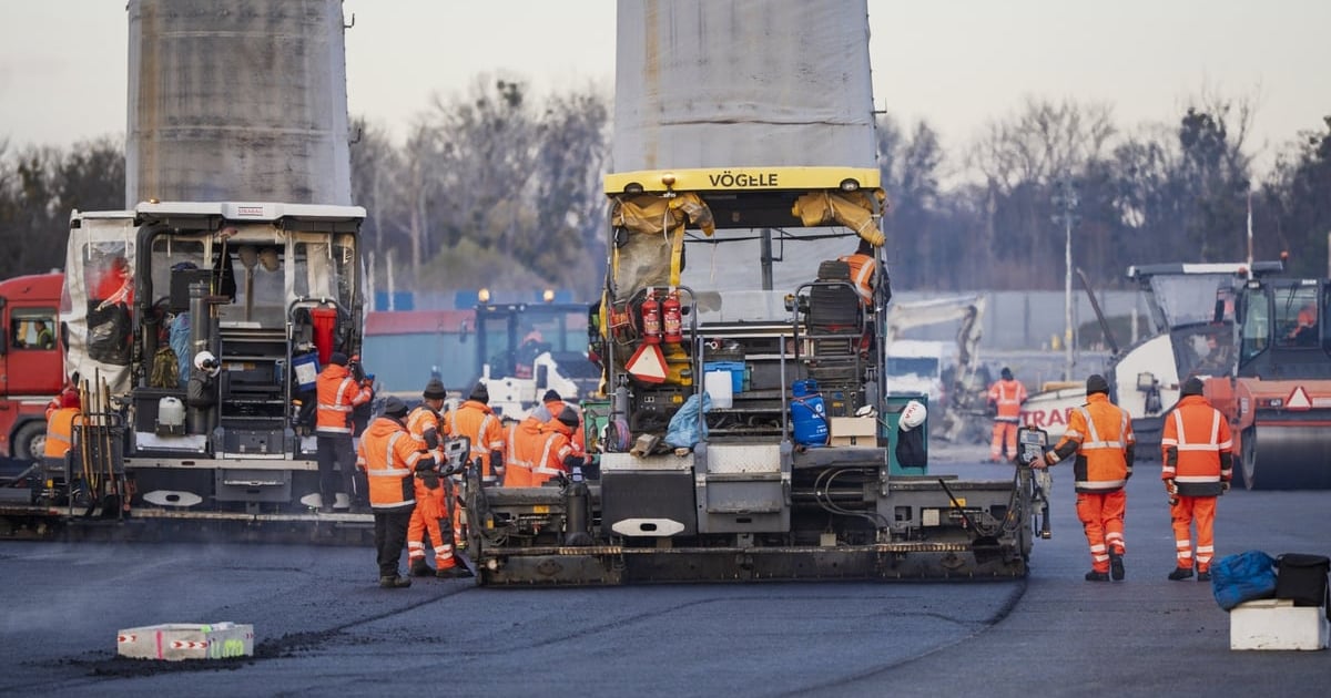 Za dwa tygodnie przylecą tu samoloty. Jak przebiega przebudowa lotniska?