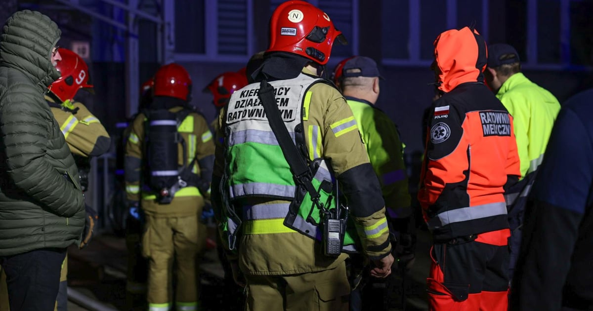 Pożar przy ul. Kruszwickiej we Wrocławiu. 8 zastępów straży w akcji