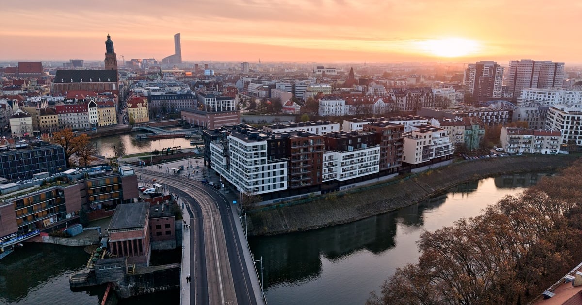 Piękny koniec mroźnego dnia nad Wrocławiem [FOTO]