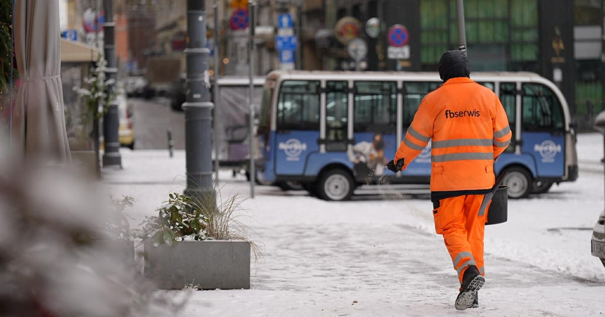 Marznące opady i śnieg. IMGW wydał ostrzeżenia dla Wrocławia
