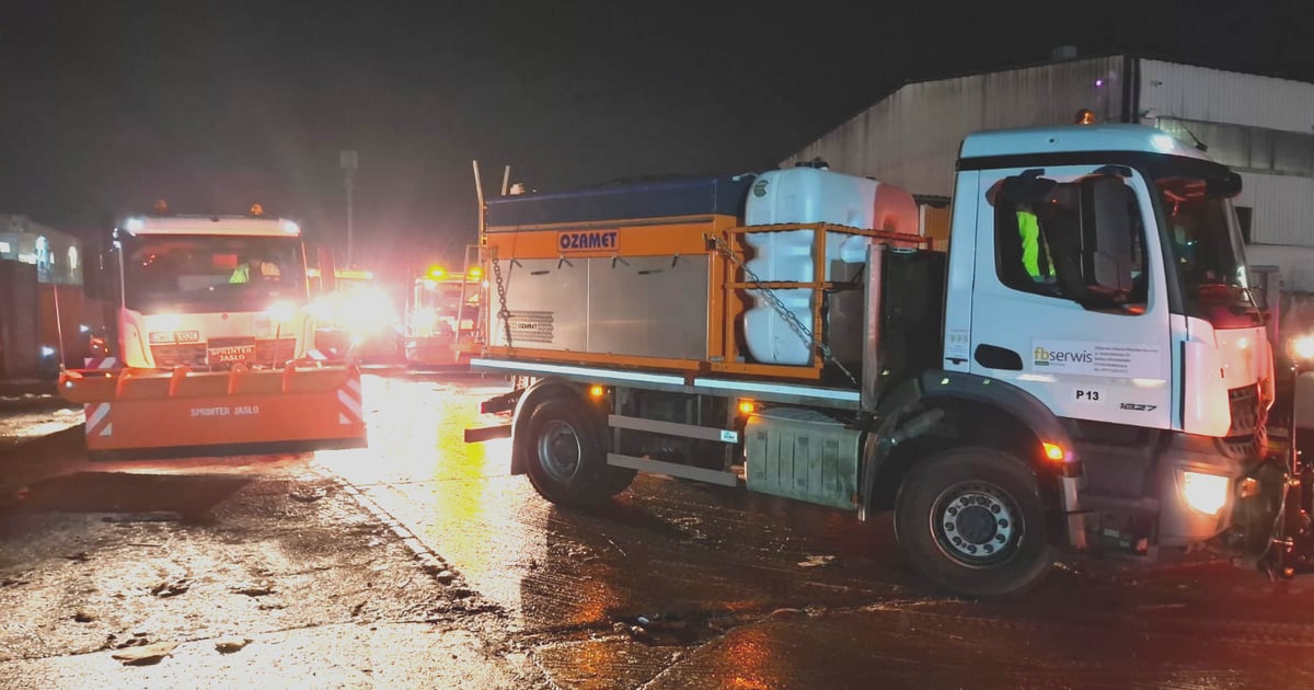 „Akcja Zima” – służby pracowały całą noc. Dziś we Wrocławiu znów ma padać śnieg