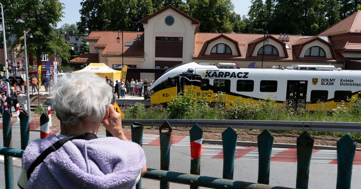 Kolej na Lwówek Śląski i Kowary. Wrócą pociągi