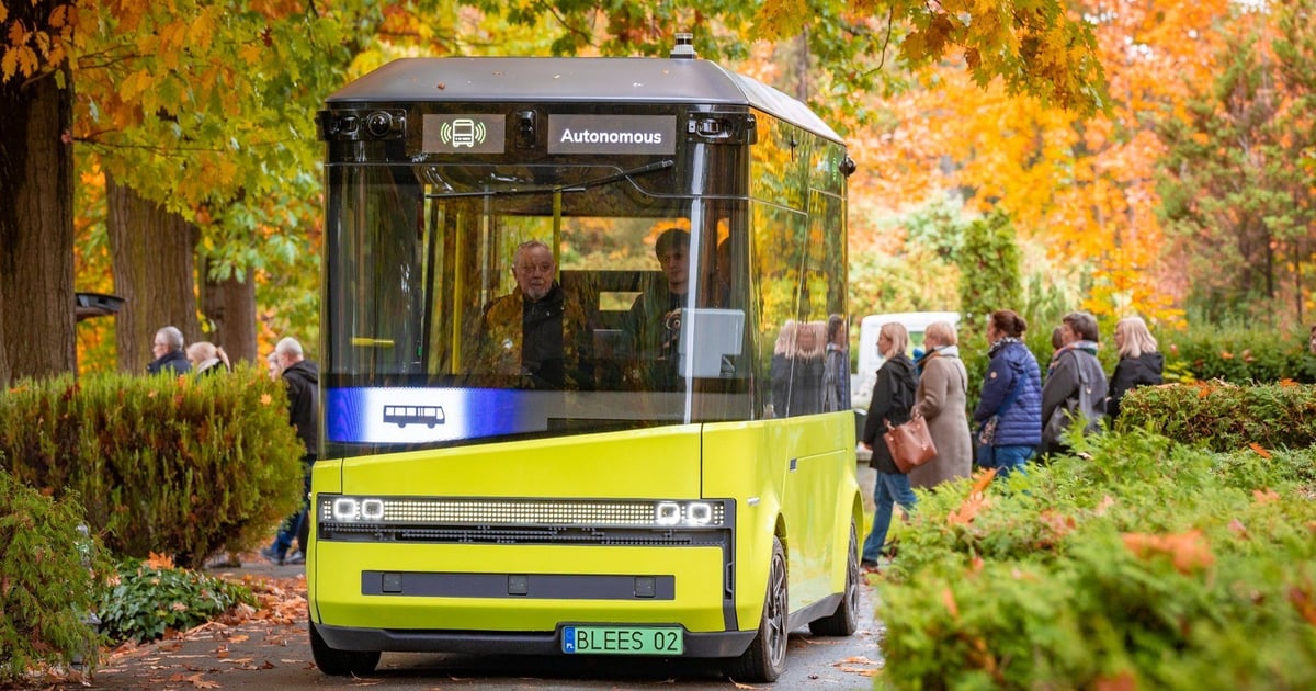 Sukces autobusu bez kierowcy - przewiózł 1,2 tys. pasażerów