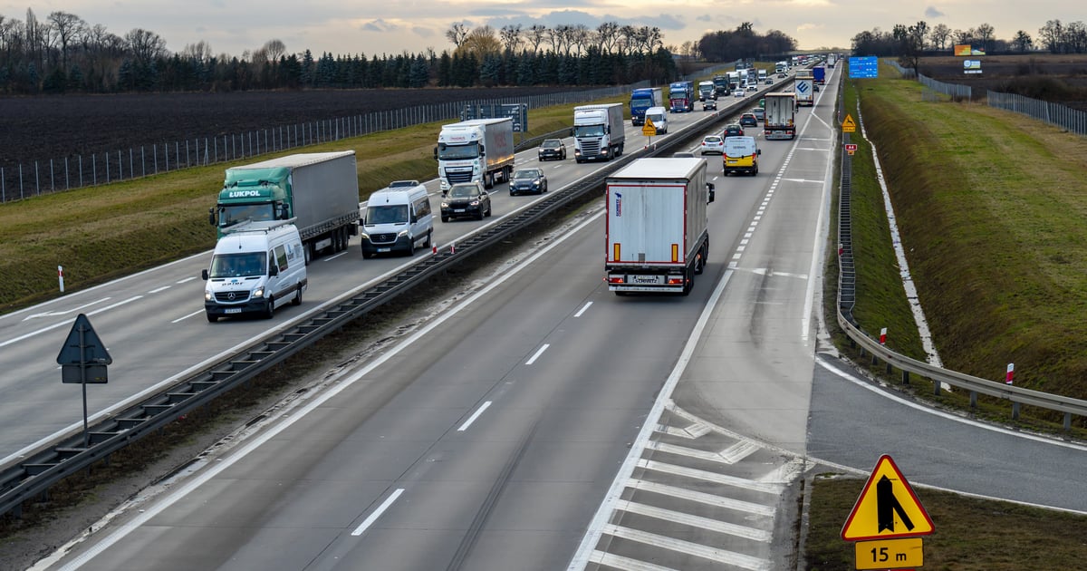 Potężny zator na A4 pod Wrocławiem. Montują oznakowanie