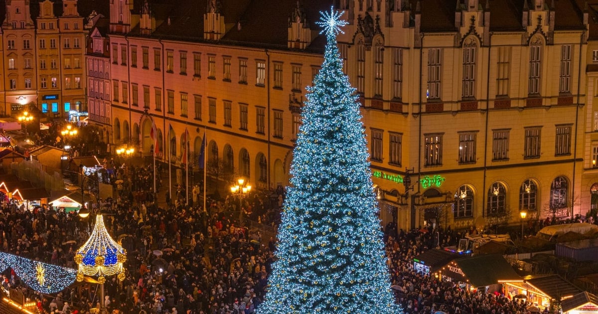 Magia świąt w Rynku: kolorowa parada i rozświetlenie choinki już w piątek