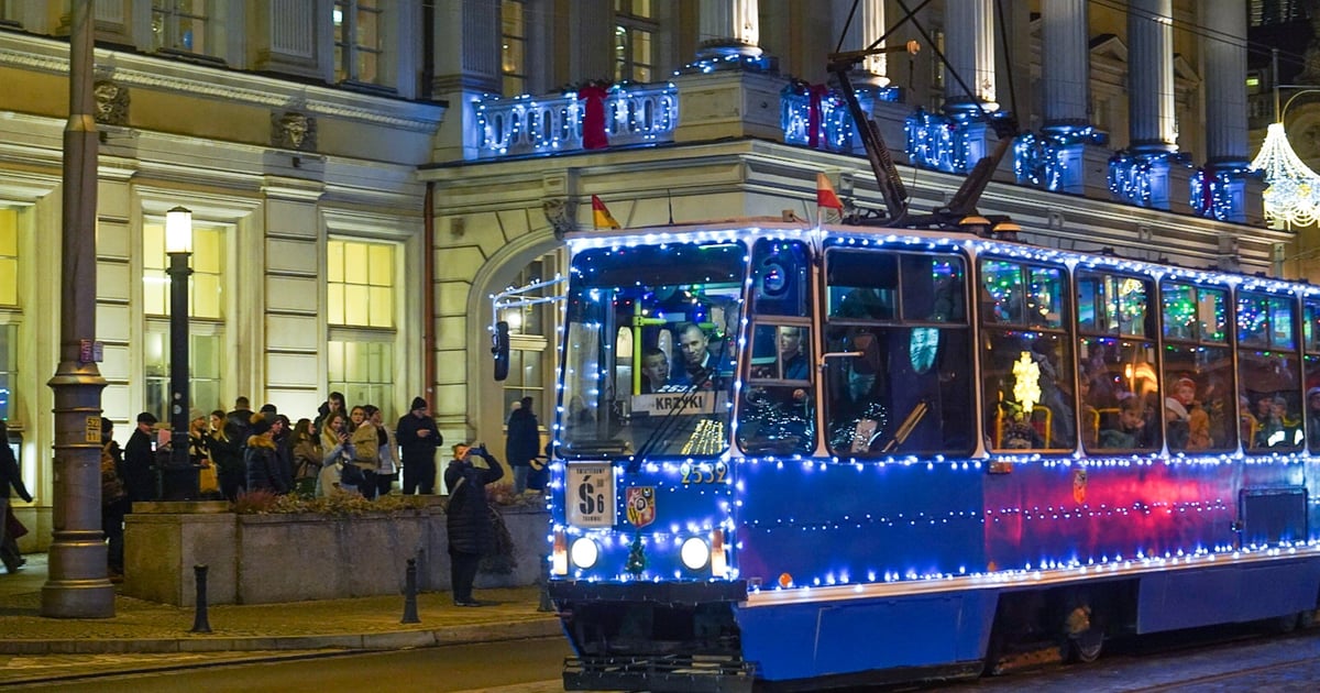 Jedyny taki tramwaj - świąteczna magia pomknęła po wrocławskich torach