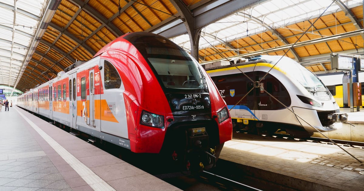 Pociągiem na Urbancard. Umowa do 2030 roku i ćwierć miliarda na kolej