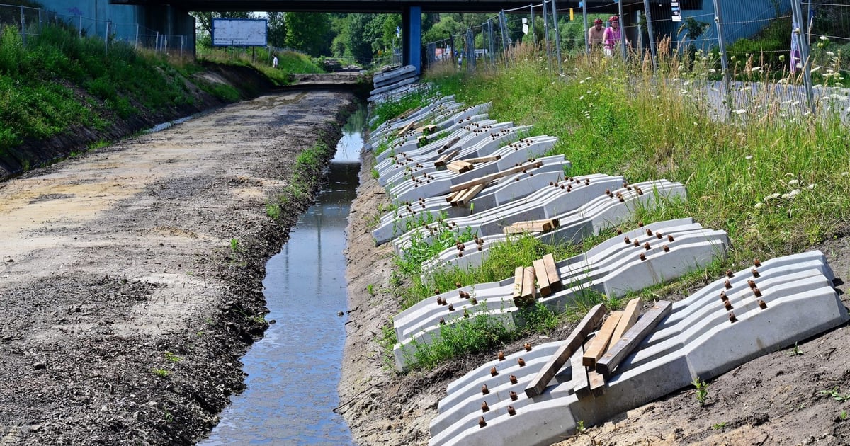 Zaniepokojeni mieszkańcy: wojsko budując tory odcięło nam dojazd