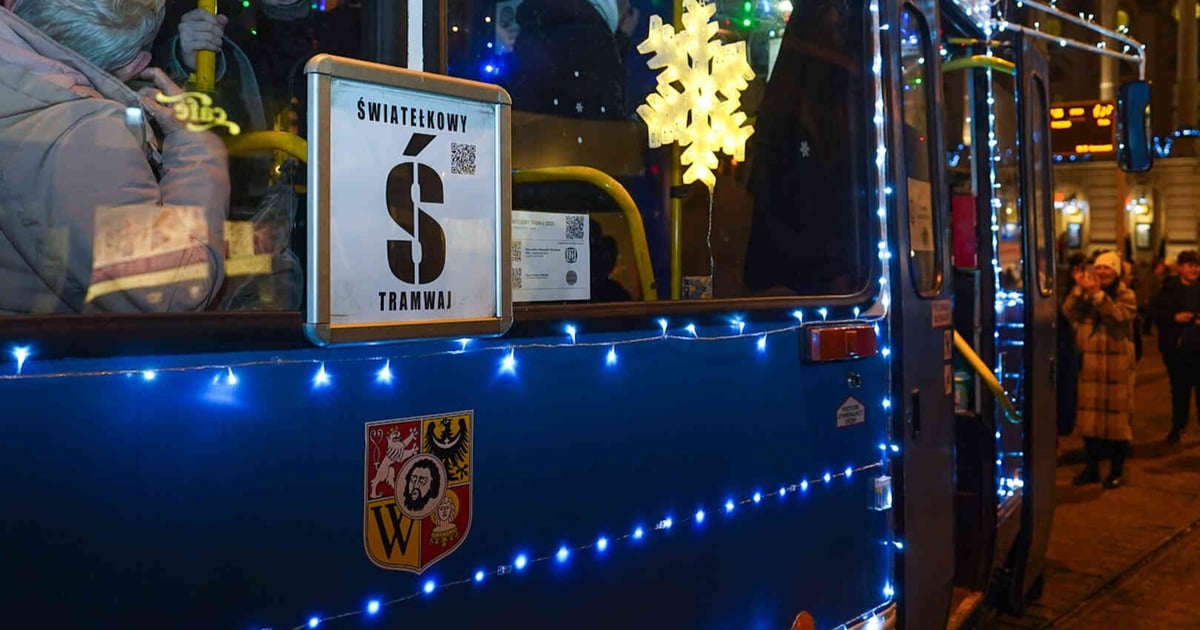 Świąteczny "Światełkowy tramwaj" wraca na tory w sobotę 20 grudnia