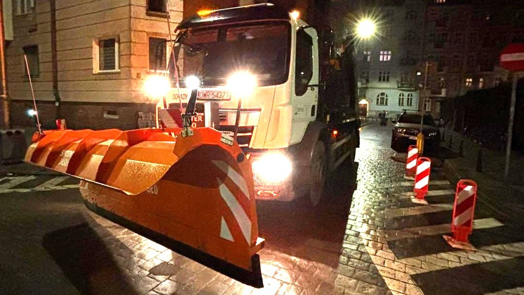 Białych świąt nie ma, ale pługi i tak wyjechały na ulice