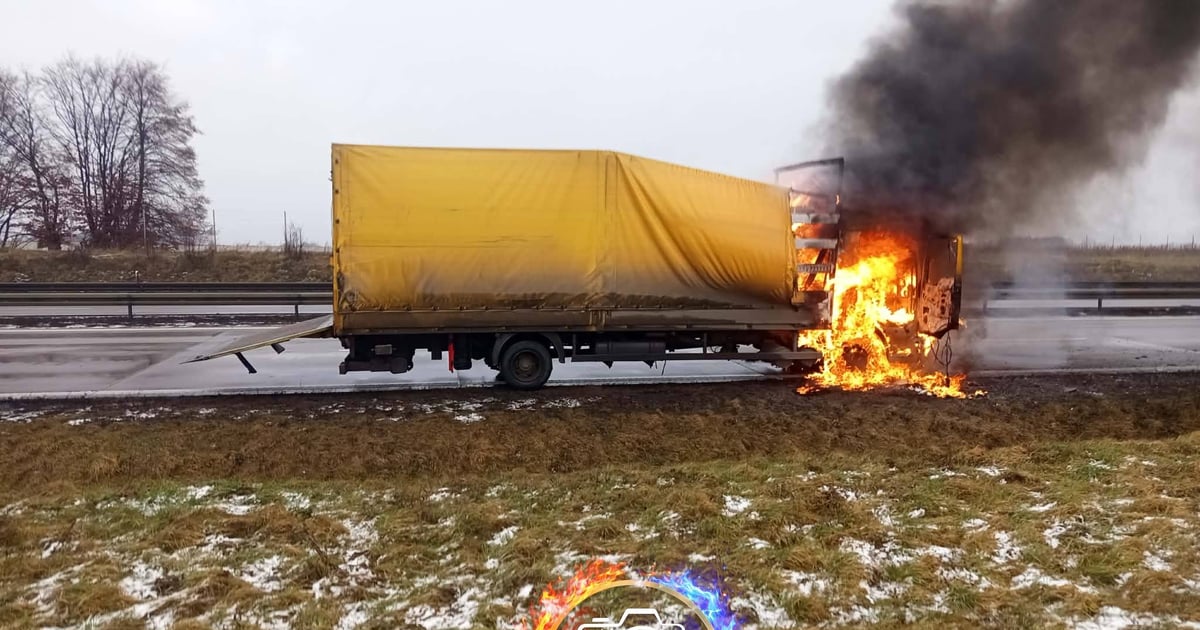 Pożar ciężarówki na autostradzie A4. Utrudnienia na jezdni w stronę Wrocławia