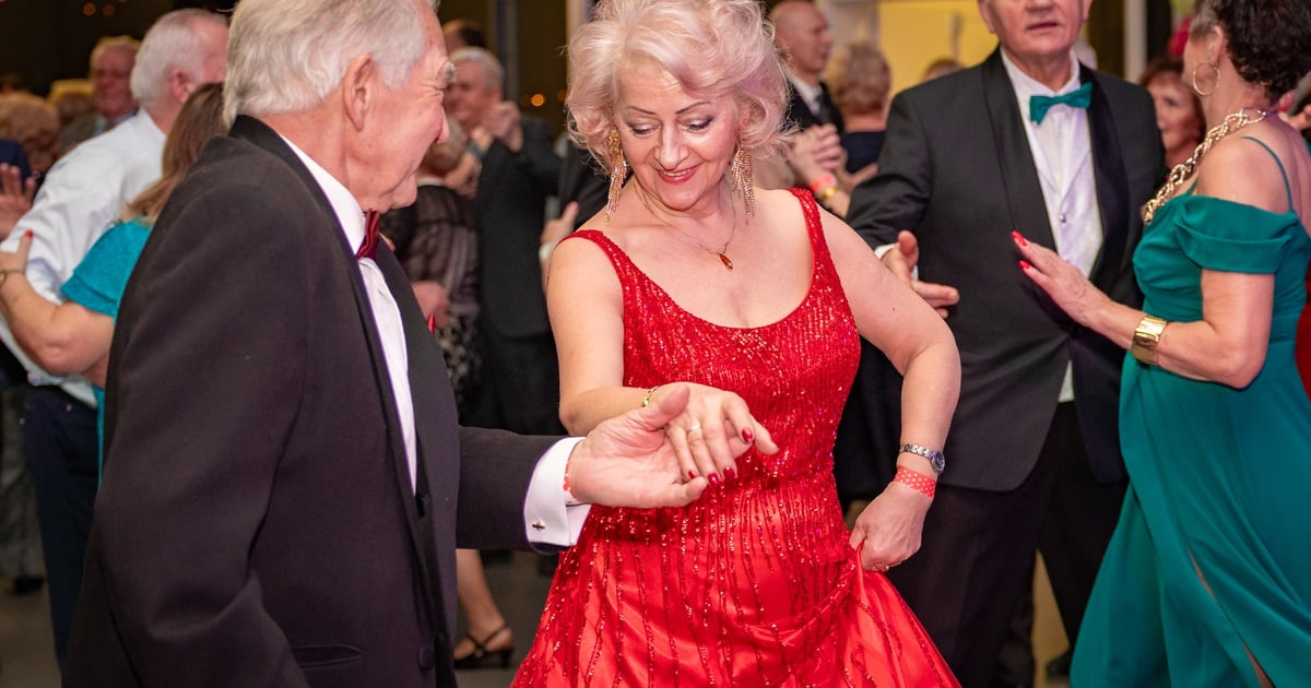 Bal Sylwestrowy „Neonowa noc” w Centrum Historii Zajezdnia. Zobaczcie zdjęcia!