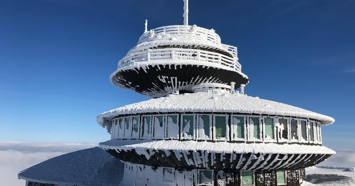 Zagrożenie lawinowe w Karkonoszach. Zamknięte popularne szklaki turystyczne