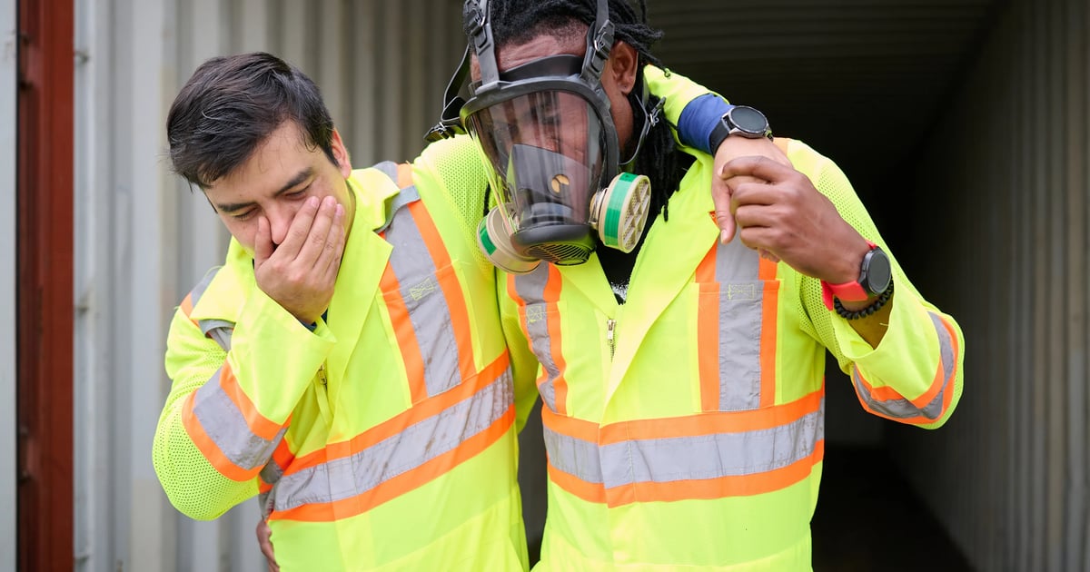 Niebezpieczne chemiczne opary: jak reagować, gdy się pojawią - lekcja 12 z 12 o bezpieczeństwie