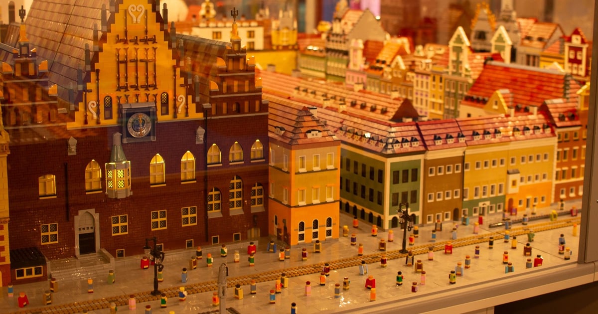 Świat zbudowany z klocków Lego - wystawa w Sky Tower