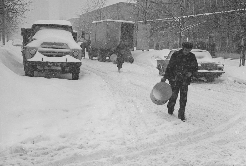 Takiej zimy nie spodziewał się nikt! Mróz i lód skuł Wrocław na dwa miesiące