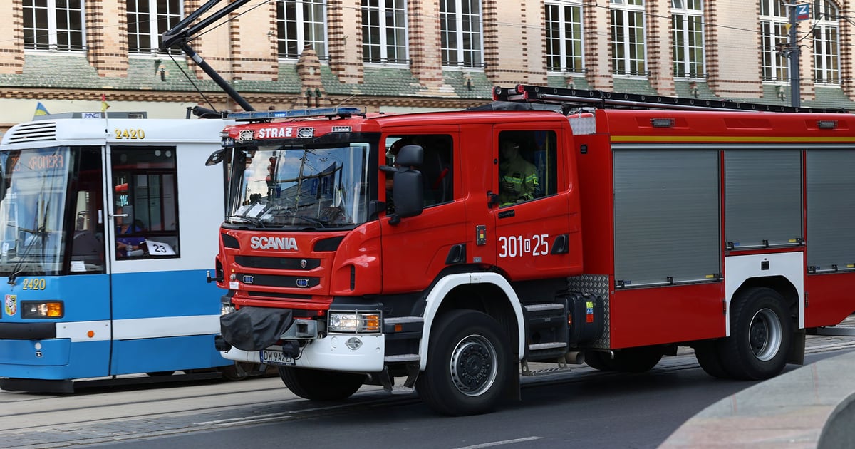 Pożar w bloku na Szczepinie. Na miejscu trwa akcja służb