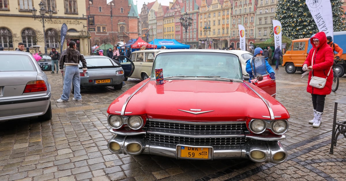 Ale fury! Klasyki zaparkowały w Rynku podczas Finału WOŚP. Mamy zdjęcia