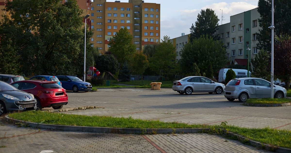 Parkingowe ograniczenia na Nowym Dworze były nielegalne. Jest wyrok