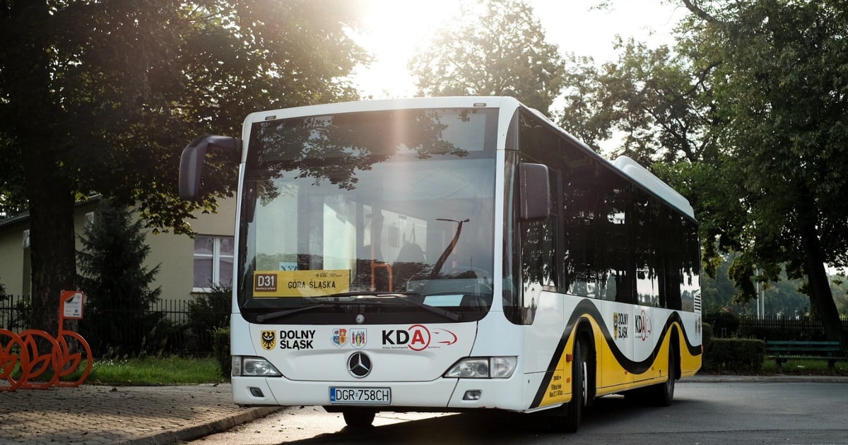 Prawie pięć miesięcy bez pociągów do Trzebnicy. Jak będą kursowały autobusy zastępcze?