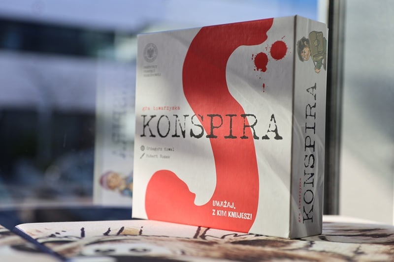 Konspiratorzy i kapusie. Gra planszowa „Konspira” inspirowana historią Wrocławia