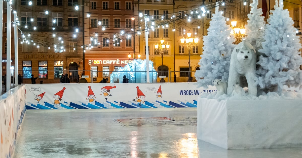 Lodowisko w Rynku już gotowe. Zimowa atrakcja czynna przez całe ferie