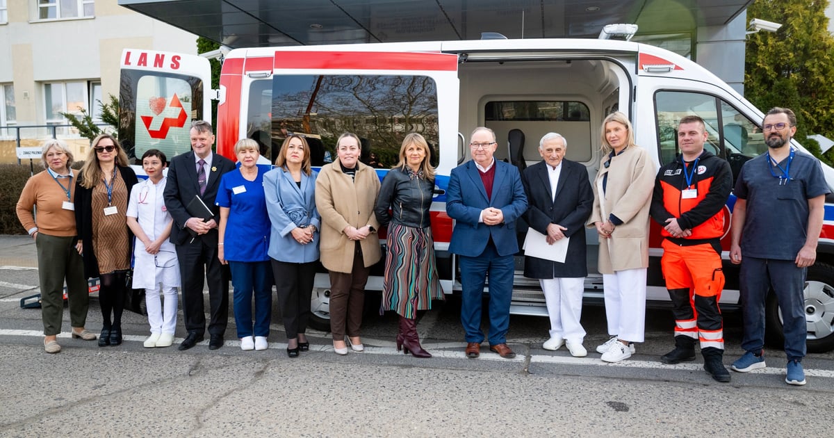 Nowoczesny ambulans dla szpitala przy Kamieńskiego. Miasto dofinansowało zakup