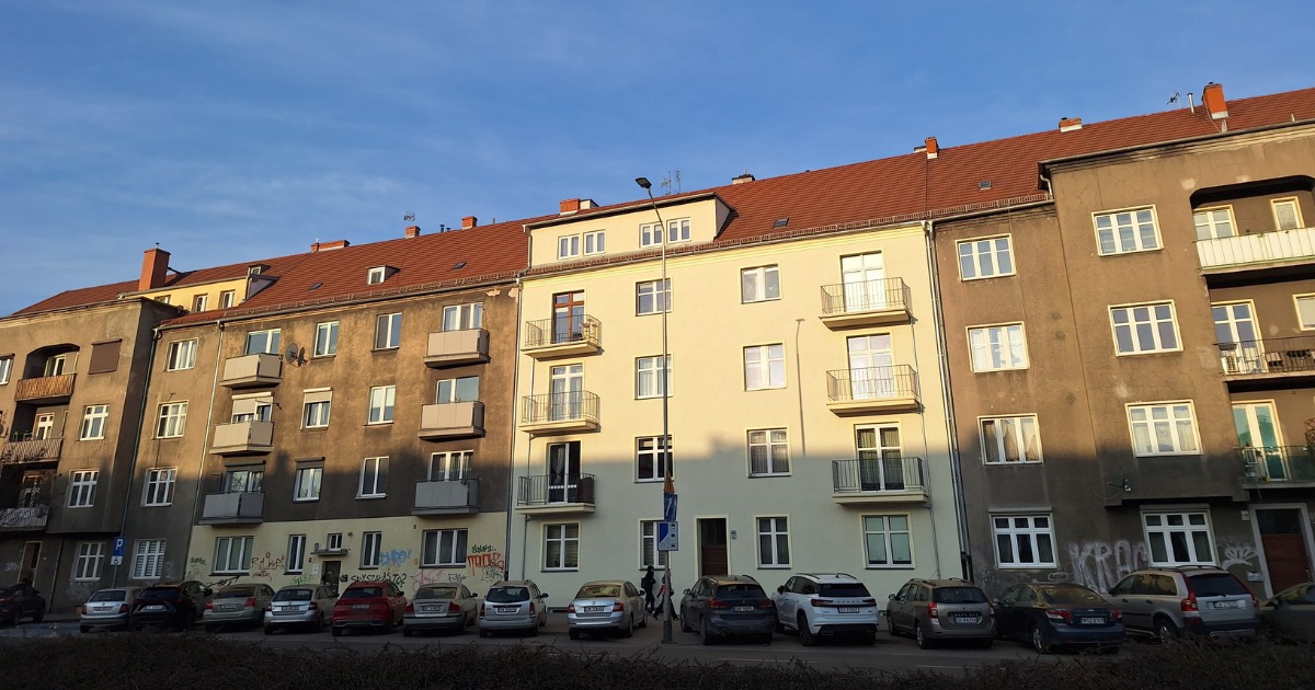 Jasny punkt na Wyszyńskiego. Efekt remontu wspólnotowej kamienicy