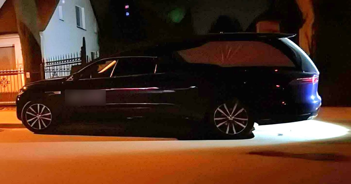 Ukradł… karawan pogrzebowy. Zatrzymała go policja